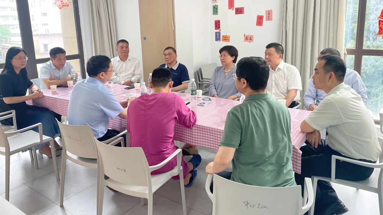 慰问革命前辈 赓续红色基因——市委组织部副部长、老干局局长刘梅一行慰问我司离休干部刘玉珍同道